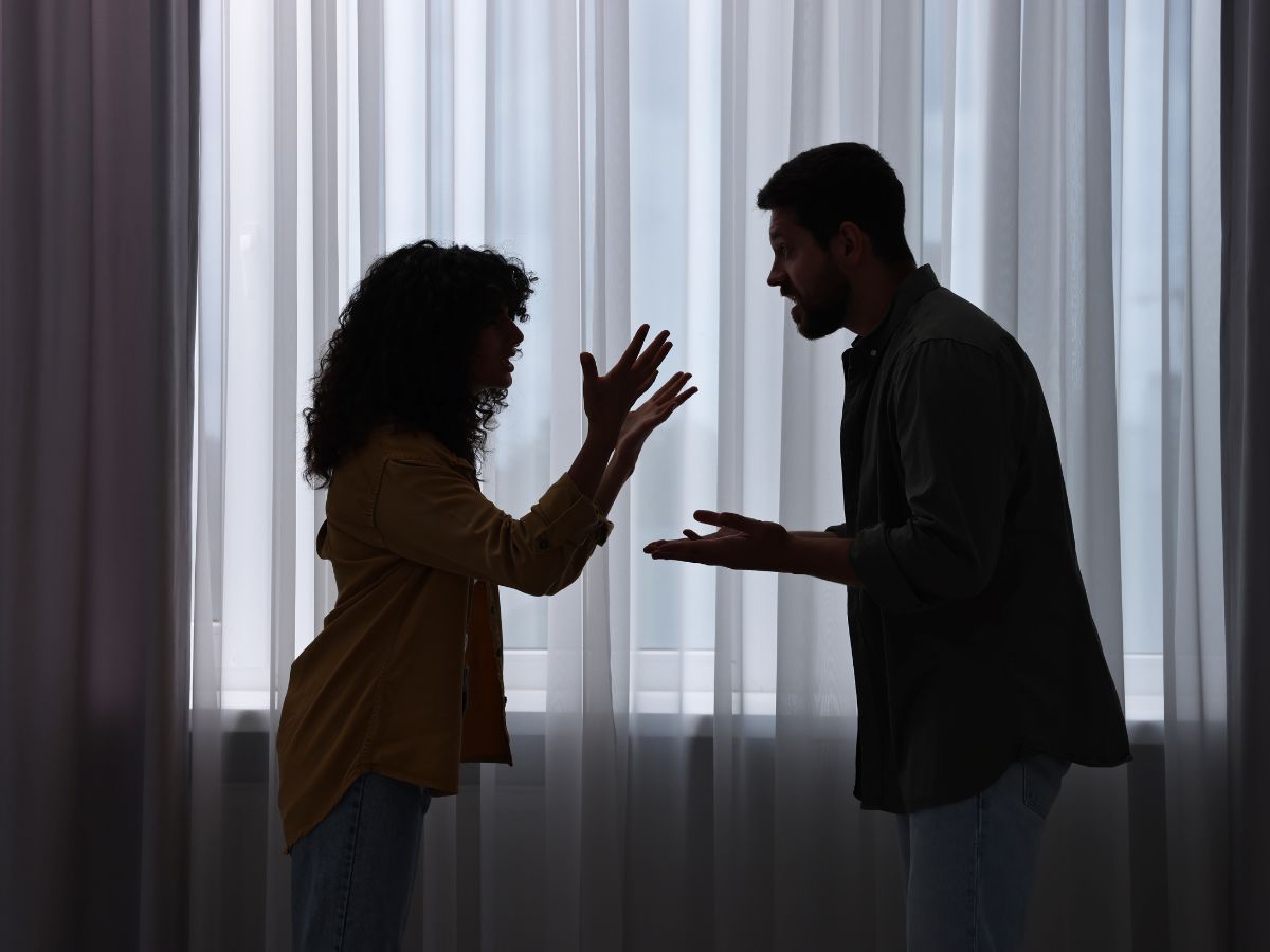 professional-etiquette-guide-7-things-you-should-always-keep-private-at-work-to-maintain-boundaries-and-avoid-conflict 7 Things You Should Always Keep Private at Work - Photo Gallery