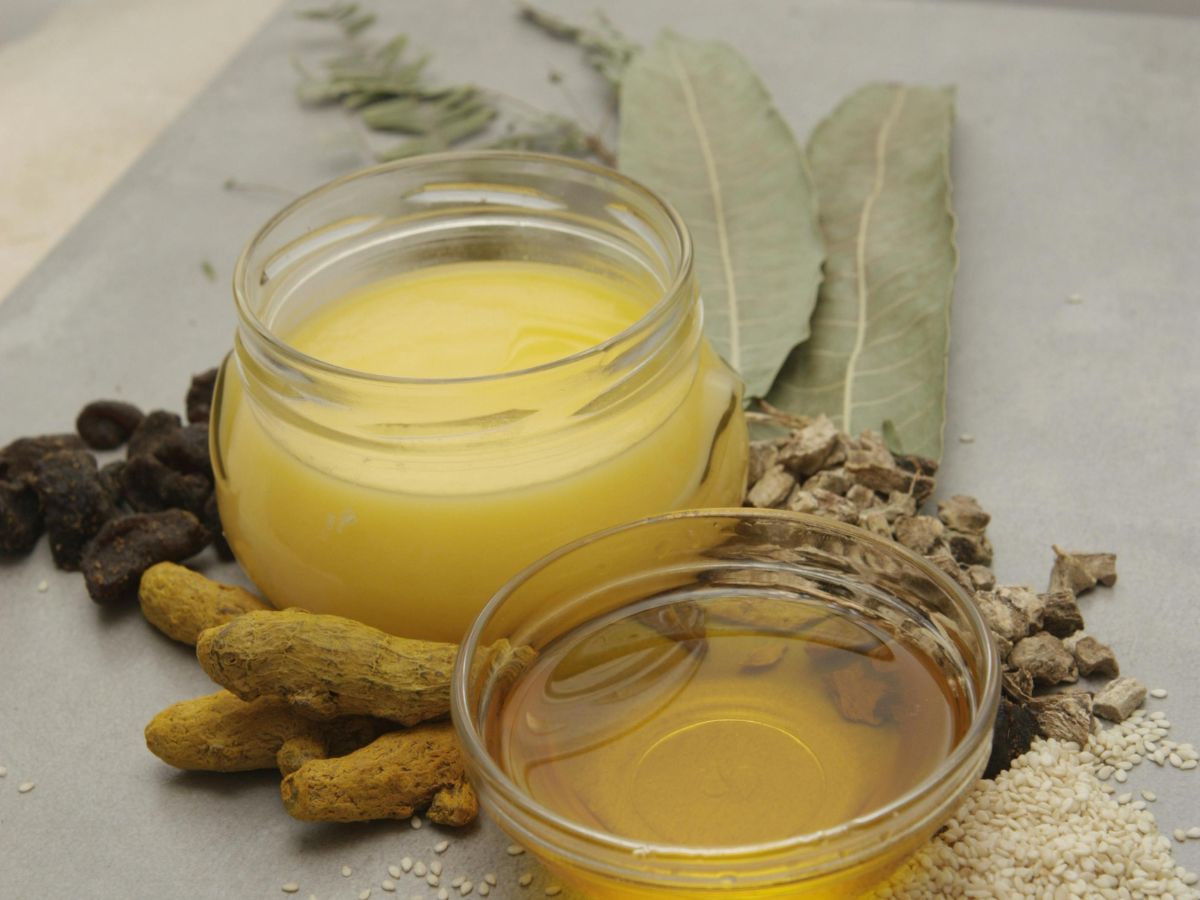 ancient-indian-foods-from-vedic-times-that-are-still-part-of-modern-diet-ghee-barley-honey-rice-lentils-milk 6 Ancient Foods Still Thriving in the Indian Diet Since Vedic Times - Photo Gallery