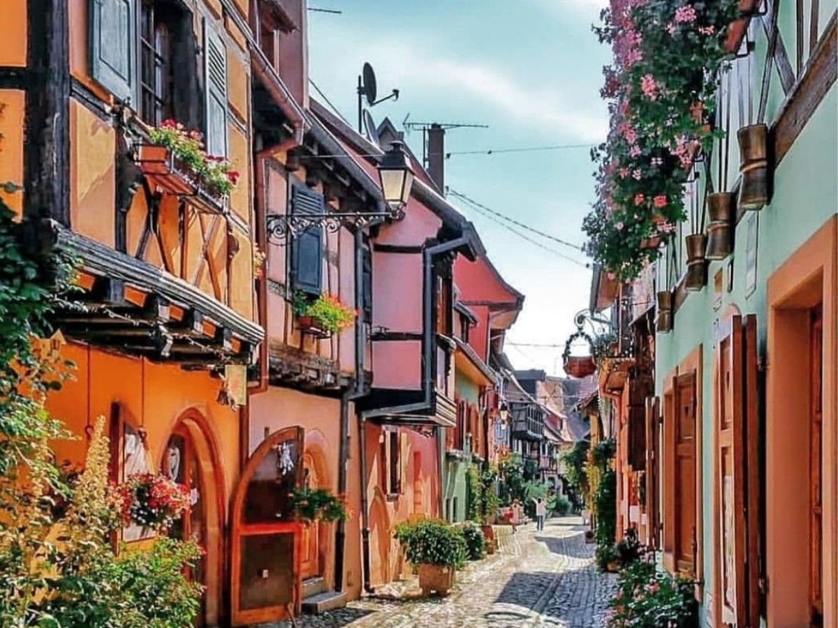 7-most-beautiful-and-charming-villages-in-france-offering-a-unique-glimpse-into-the-countrys-rich-heritage-and-beauty 7 Most Beautiful And Charming Villages In France - Photo Gallery