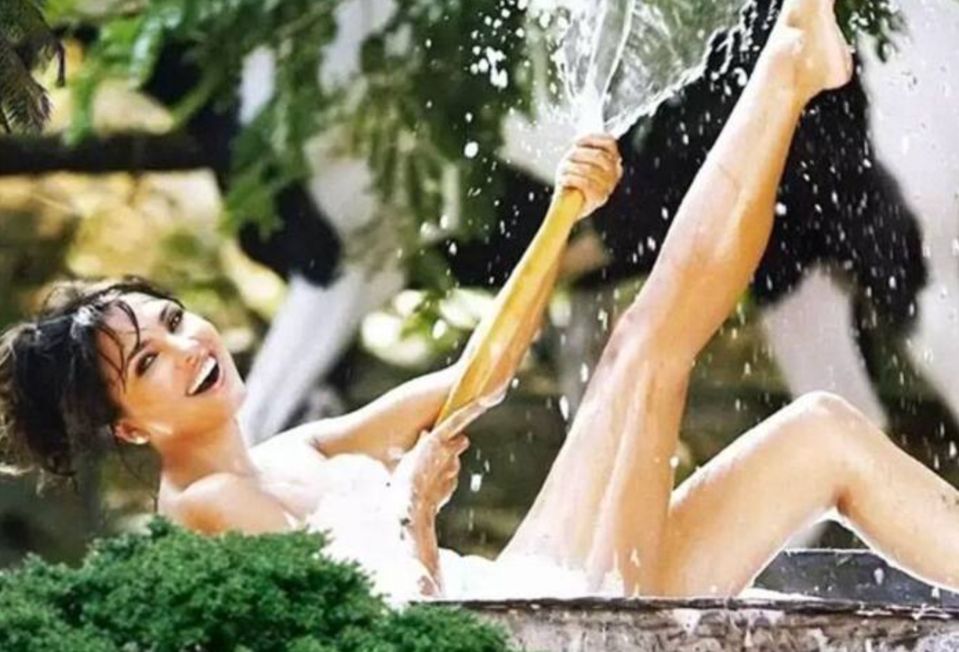 actresses-in-bathtubs-these-steamy-clicks-will-raise-your-temperature Actresses in Bathtubs – These Steamy Clicks Will Raise Your Temperature - Photo Gallery