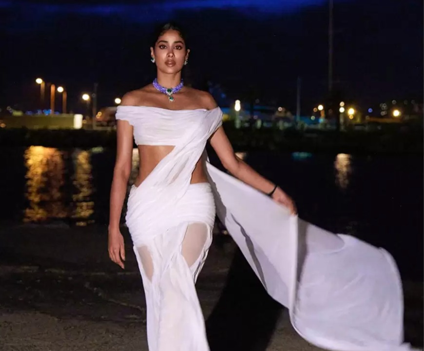 Janhvi Kapoor Wears A Drenched Saree For Her Photoshoot ‘Wet Look’.