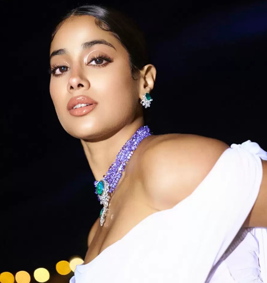 Janhvi Kapoor Wears A Drenched Saree For Her Photoshoot ‘Wet Look’.