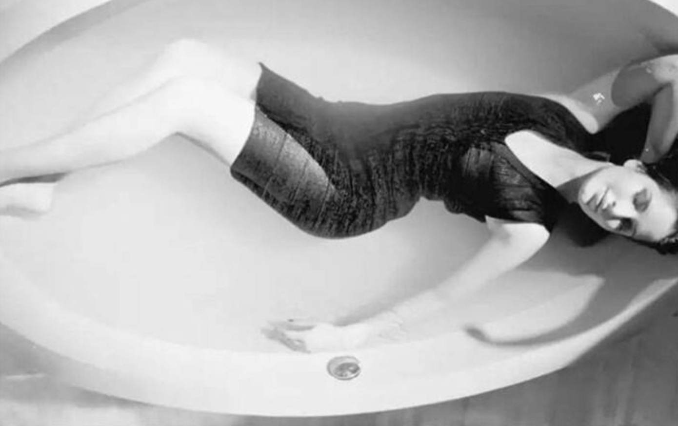 actresses-in-bathtubs-these-steamy-clicks-will-raise-your-temperature Actresses in Bathtubs – These Steamy Clicks Will Raise Your Temperature - Photo Gallery