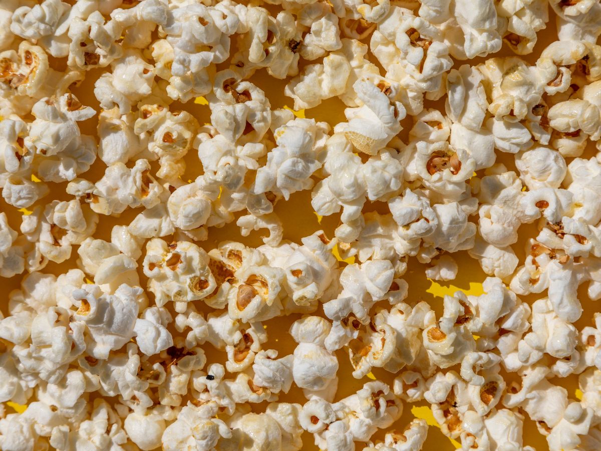 popcorn-versus-banana-chips-which-one-is-healthier-for-your-health Popcorn VS Banana Chips: Which One Is Healthier? - Photo Gallery