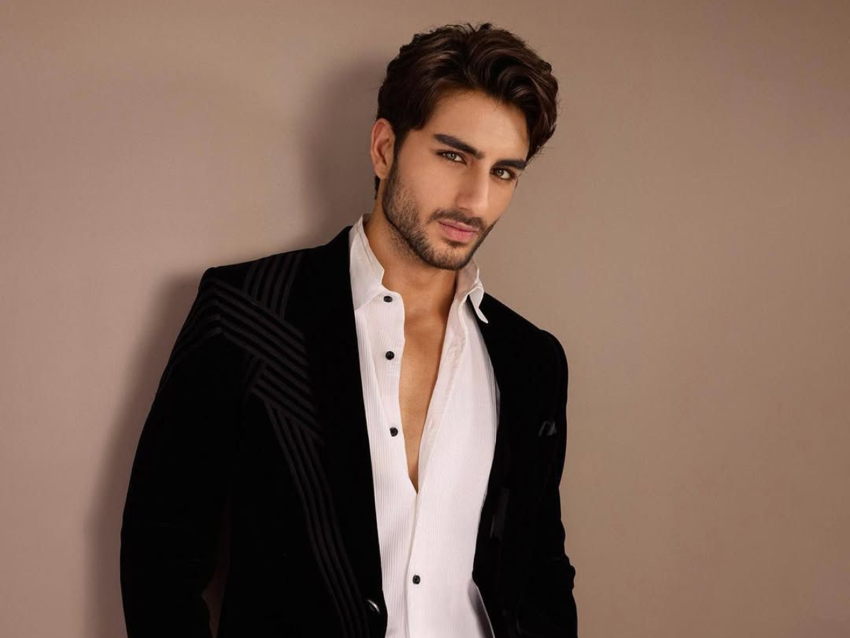 from-star-homes-to-star-roles-meet-the-new-nepo-kids Image Credit: Pinterest - Photo Gallery