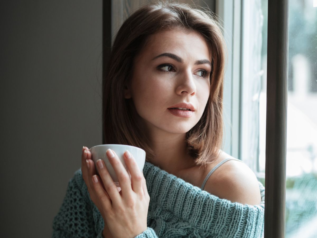 6-quiet-habits-of-private-people-who-avoid-social-media 6 Quiet Habits of People Who Stay Private and Avoid Posting Anything on Social Media - Photo Gallery