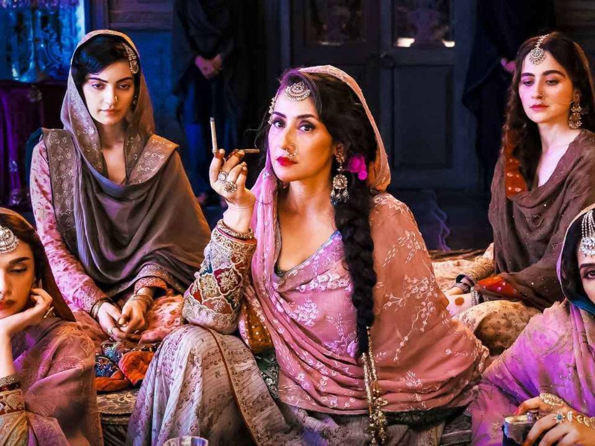 heeramandi-fashion-royal-looks-that-still-rule-in-pics Heeramandi Fashion: Royal Looks That Still Rule – In Pics - Photo Gallery