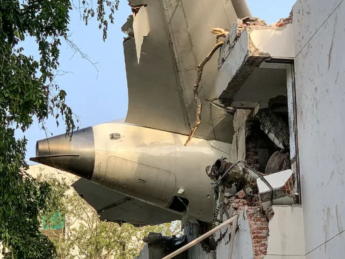 in-the-spotlight-5-stories-that-made-waves-in-the-last-24-hours Pilots Body Serves Notice to WSJ Over Air India Crash Report(Image Credit-Google) - Photo Gallery