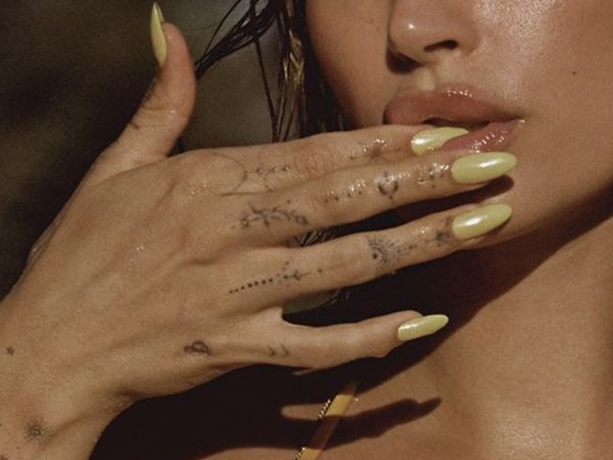 6-hailey-bieber-inspired-glazed-nail-looks-you-can-try-at-home Image Credit: Pinterest - Photo Gallery