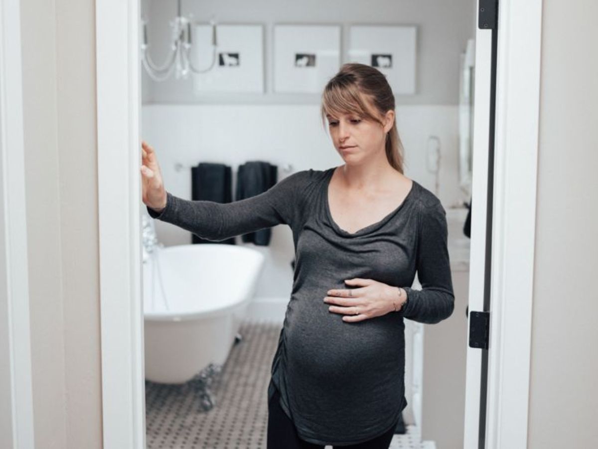symptoms-during-pregnancy-that-nobody-will-tell-you-a-journey-full-of-emotional-and-physical-changes 8 Pregnancy Symptoms That No One Warned You About More Than Just A Baby Bump - Photo Gallery
