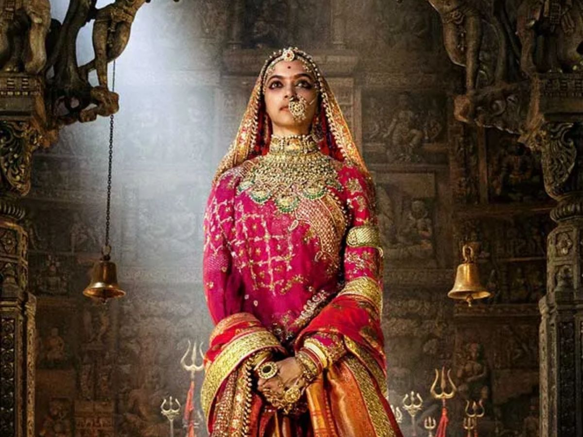 5-bollywood-movies-with-most-expensive-costumes-and-jewellery These 5 Bollywood Movies That Spent a Fortune on Costumes and Jewellery You Won’t Believe - Photo Gallery