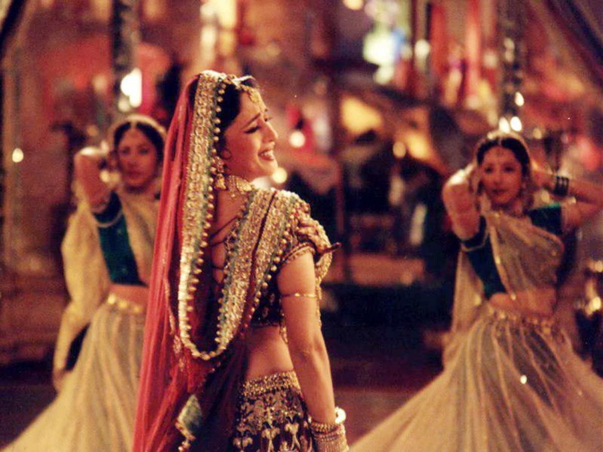 5-bollywood-movies-with-most-expensive-costumes-and-jewellery These 5 Bollywood Movies That Spent a Fortune on Costumes and Jewellery You Won’t Believe - Photo Gallery