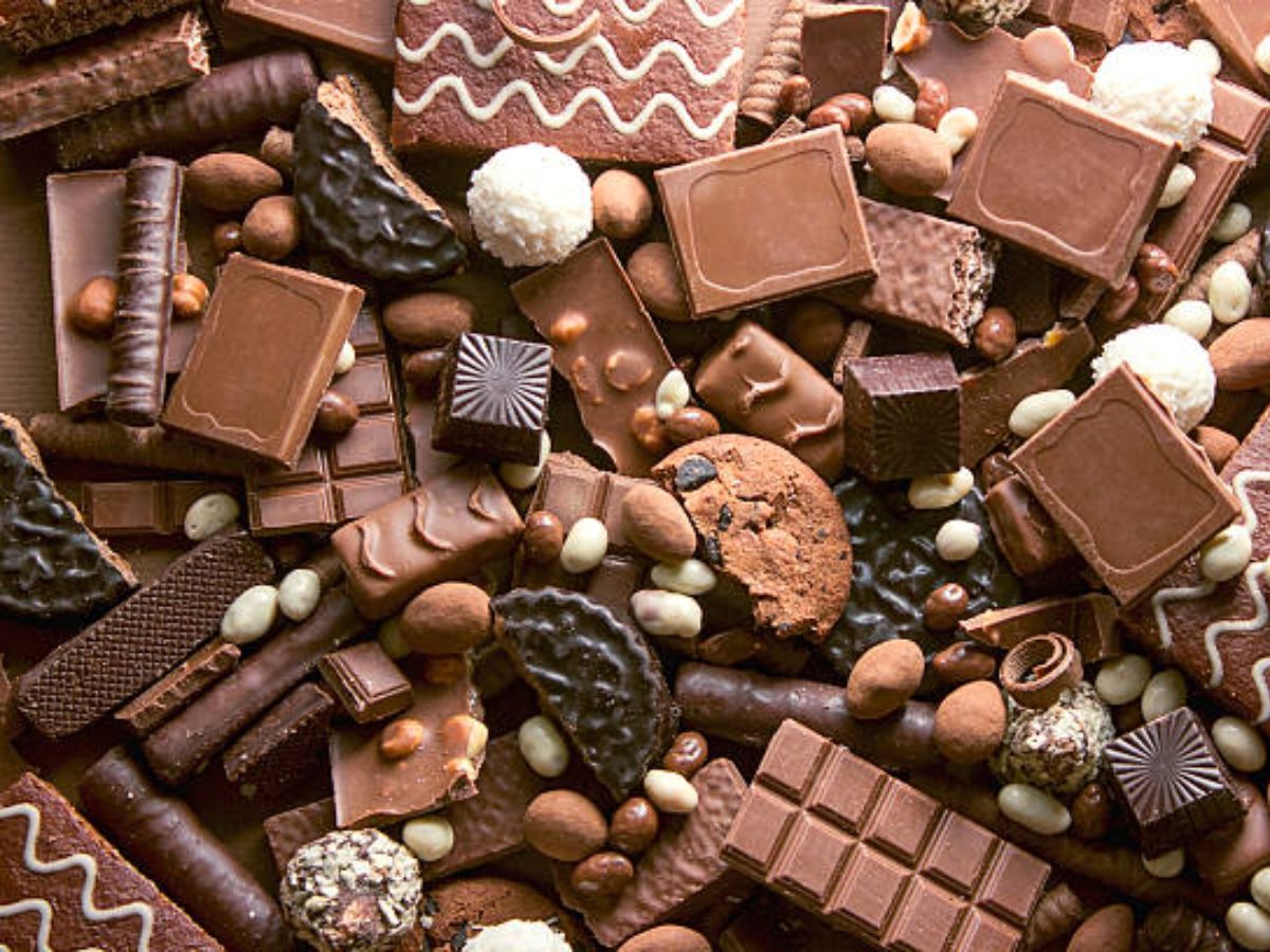 foods-to-avoid-before-bedtime-for-better-sleep-and-health-from-spicy-food-to-cheese-and-drinks Want to Sleep Better? Avoid These 6 Foods Before You Hit the Pillow - Photo Gallery