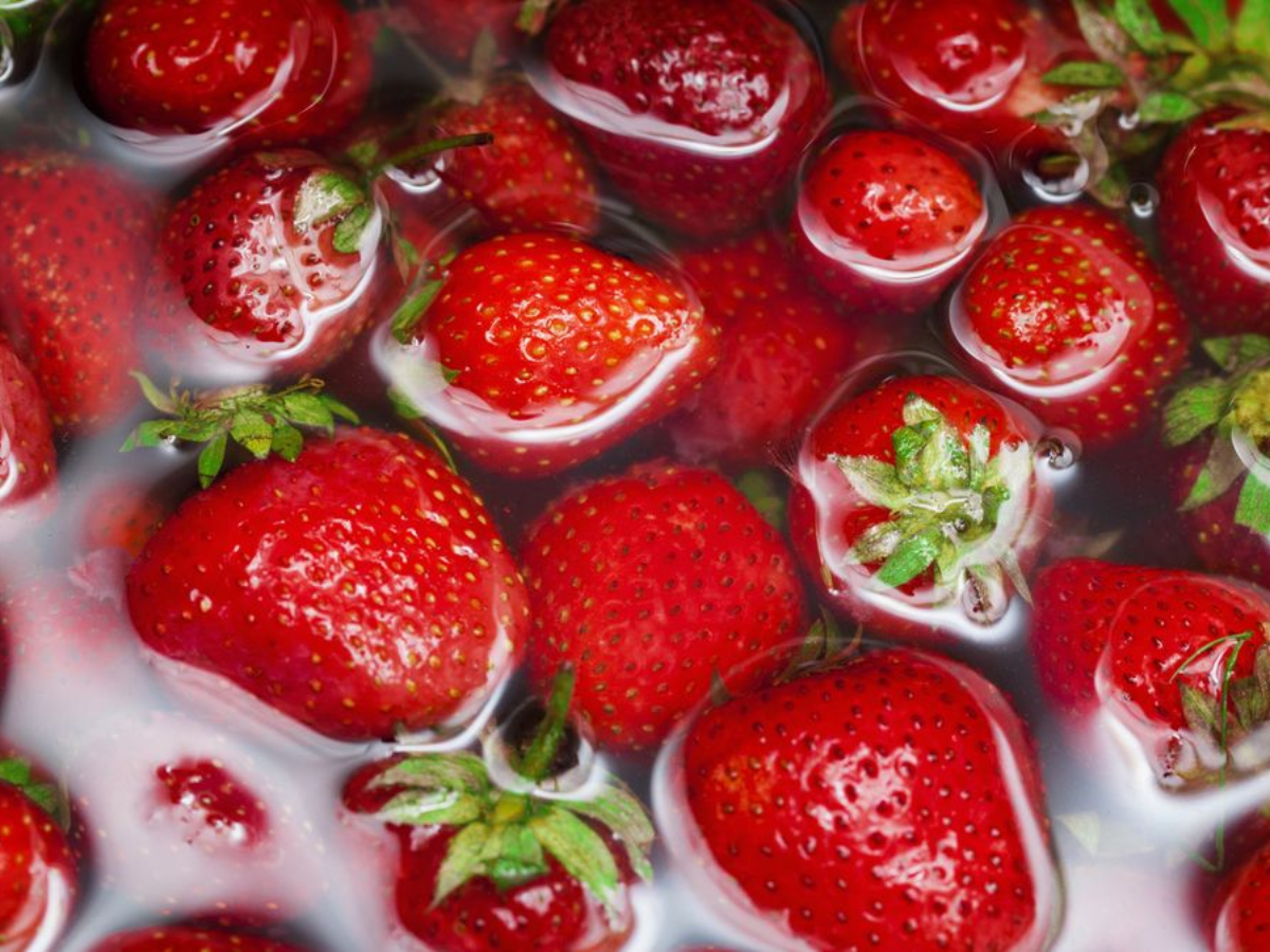 keep-it-fresh-diy-hacks-to-extend-produce-shelf-life Image Credit: Pinterest - Photo Gallery
