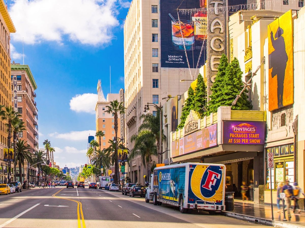 worlds-richest-cities-2025-top-6-destinations-millionaires-prefer-to-live-and-invest Top 6 Cities Millionaires Are Flocking to in 2025 for Wealth, Lifestyle, and Investment Opportunities - Photo Gallery