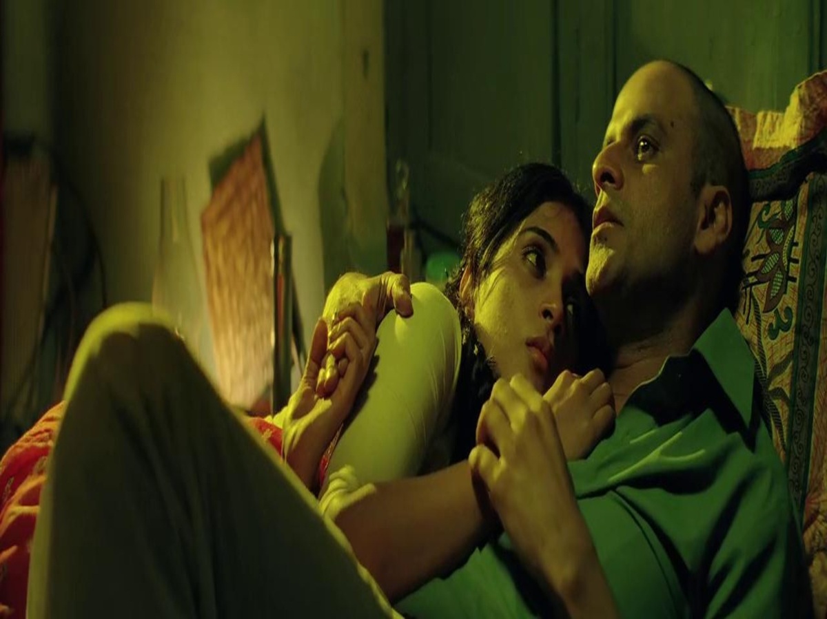 too-hot-to-handle-5-intimate-movie-moments-of-richa-chadha Too Hot to Handle: 5 Intimate Movie Moments of Richa Chadha - Photo Gallery