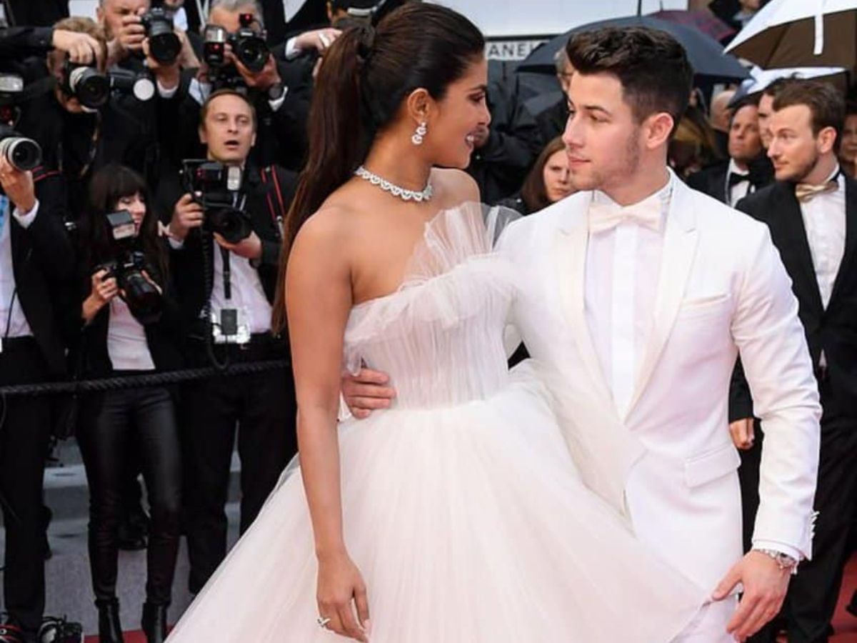priyanka-chopra-most-dazzling-cannes-film-festival-looks-which-serves-drama-elegance-and-glamour-from-glittering-roberto-cavalli-to-tommy-hilfiger Priyanka Chopra at Cannes Film Festival: Relive Her Most Dazzling Red Carpet Fashion Looks - Photo Gallery