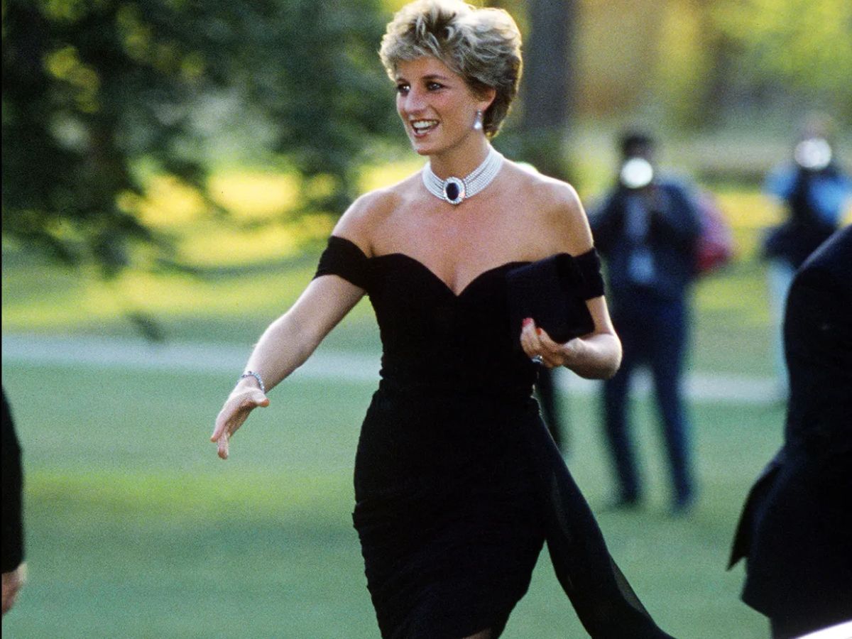 royal-rebel-princess-dianas-7-most-iconic-fashion-moments-of-all-time Royal Rebel: Princess Diana’s 7 Most Iconic Fashion Moments of All Time - Photo Gallery
