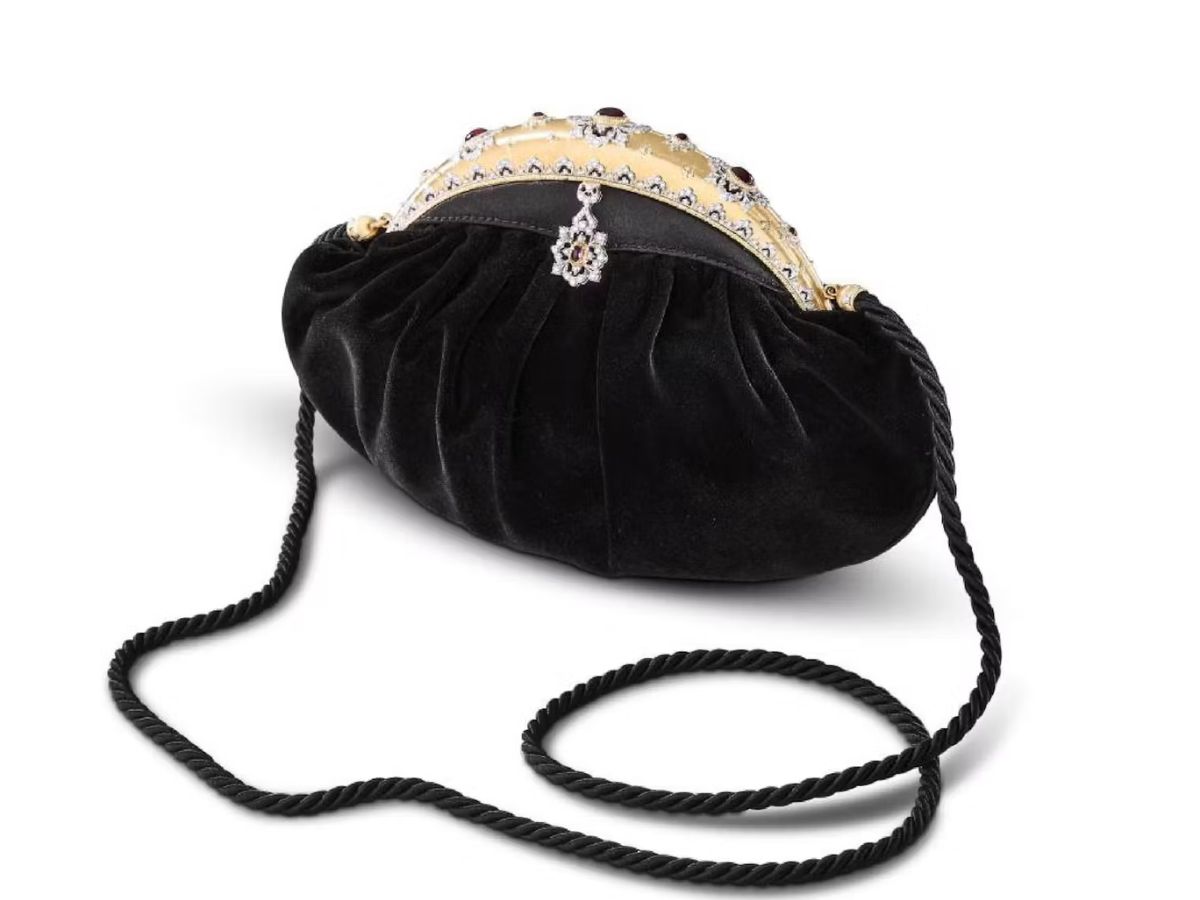 5 Jaw-Dropping High Jewelry Trends That Ruled Paris Couture Week Fall 2025 - Photo Gallery