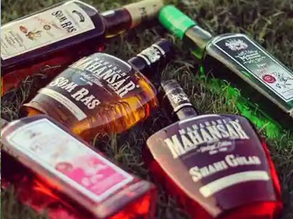 top-five-homegrown-indian-whiskies-under-10k-that-are-redefining-luxury Image Credit - Maharani Mahansar - Photo Gallery