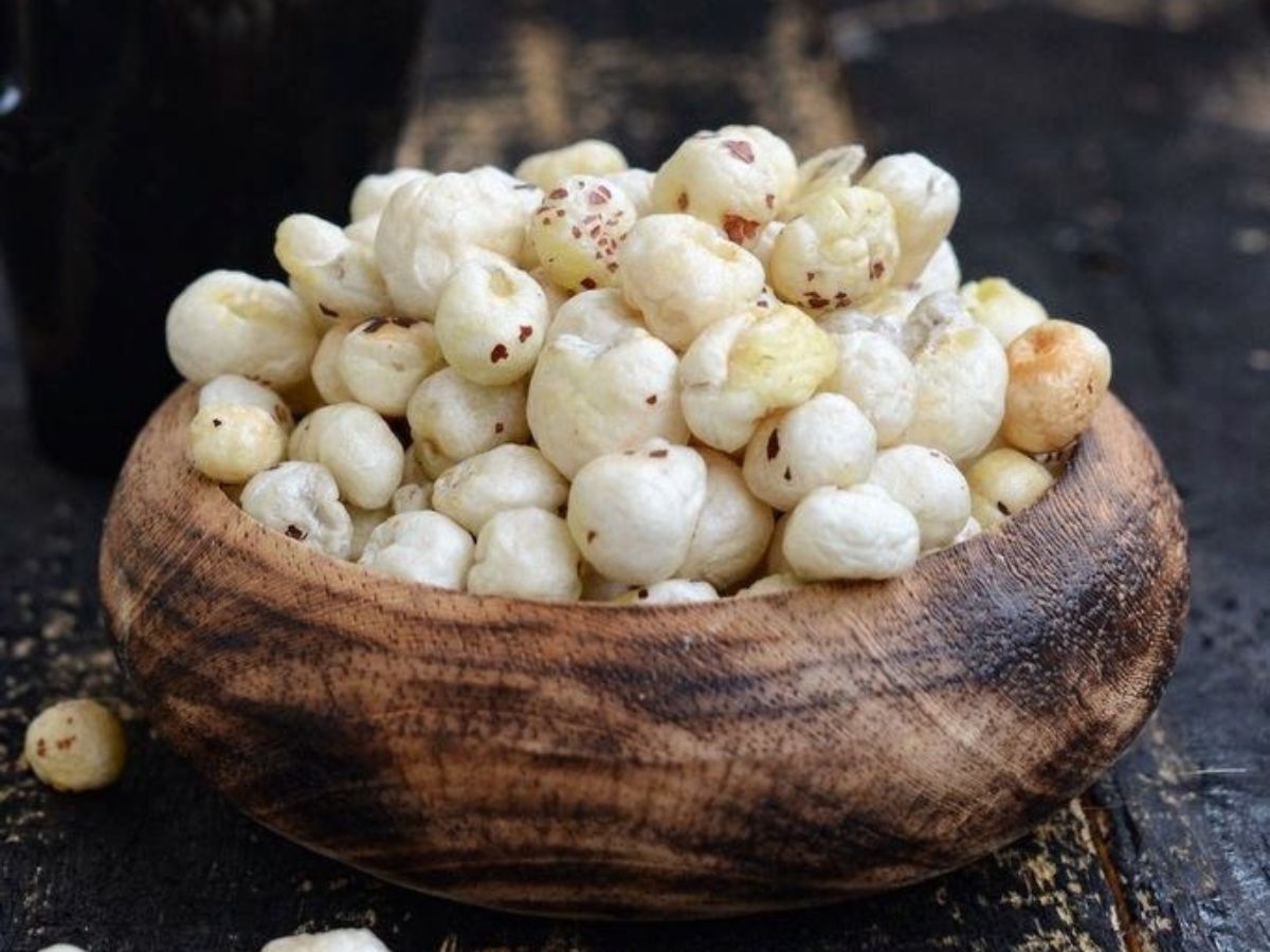 five-enjoyable-healthy-chai-snacks-you-must-try Makhana is a light and healthy snack (Image Credit - Pinterest) - Photo Gallery