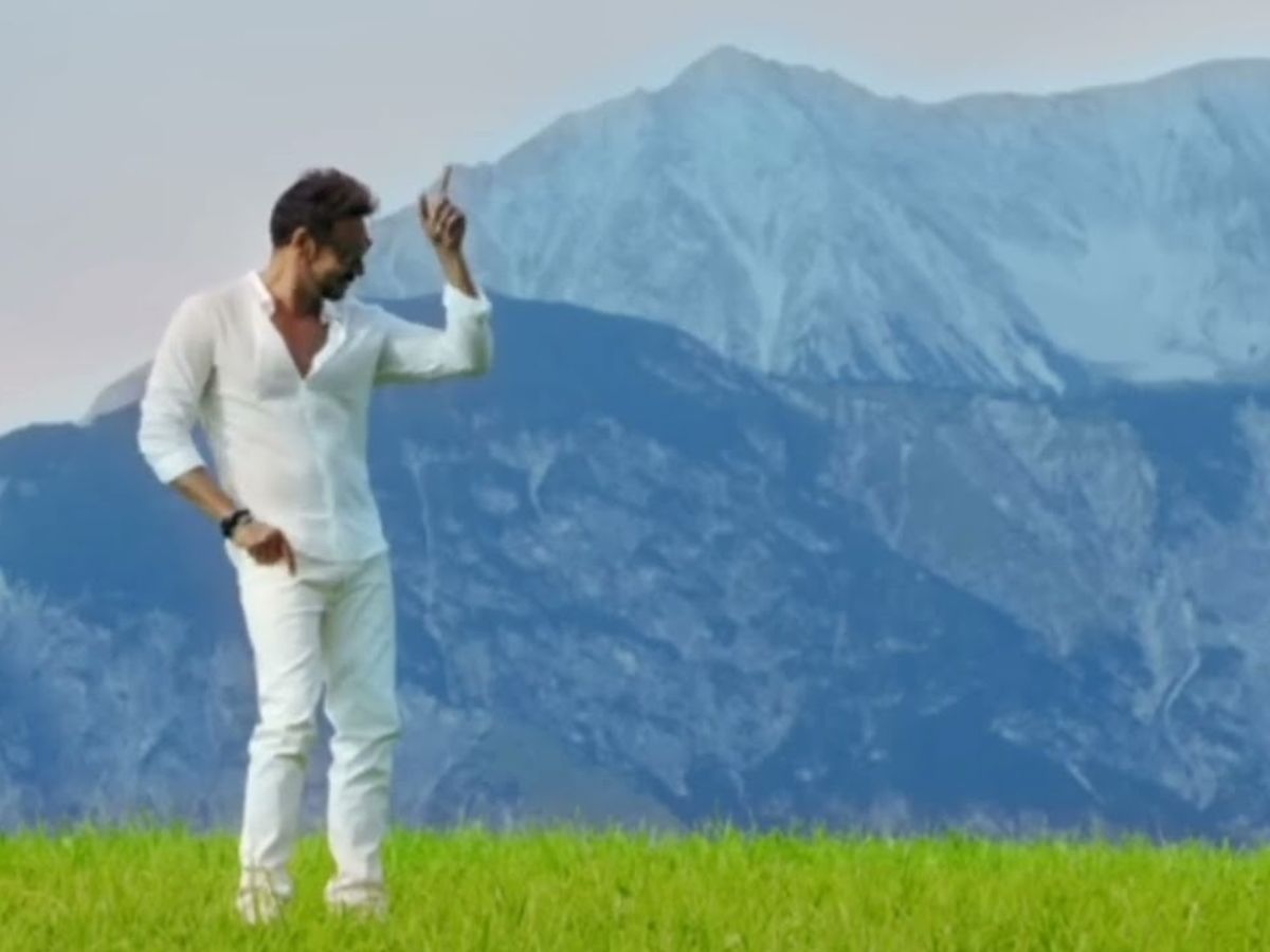 ajay-devgans-iconic-dance-moves-viral-on-social-media-made-fans-crazy-recent-song-pehla-tu-duja-tu-got-a-lot-of-fame How Ajay Devgan’s Iconic Dance Moves Went Viral on Social Media and Turned Netizens into Dance Floor Legends - Photo Gallery