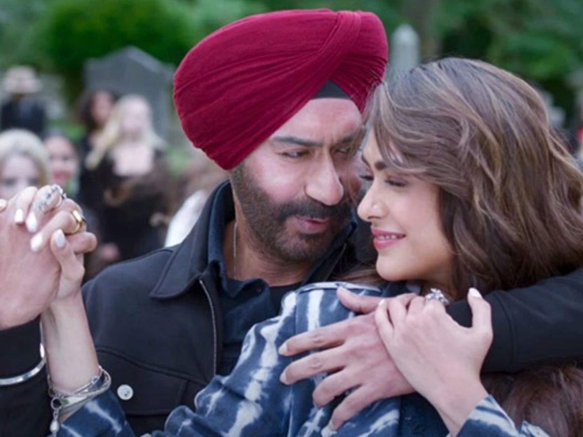 ajay-devgans-iconic-dance-moves-viral-on-social-media-made-fans-crazy-recent-song-pehla-tu-duja-tu-got-a-lot-of-fame How Ajay Devgan’s Iconic Dance Moves Went Viral on Social Media and Turned Netizens into Dance Floor Legends - Photo Gallery