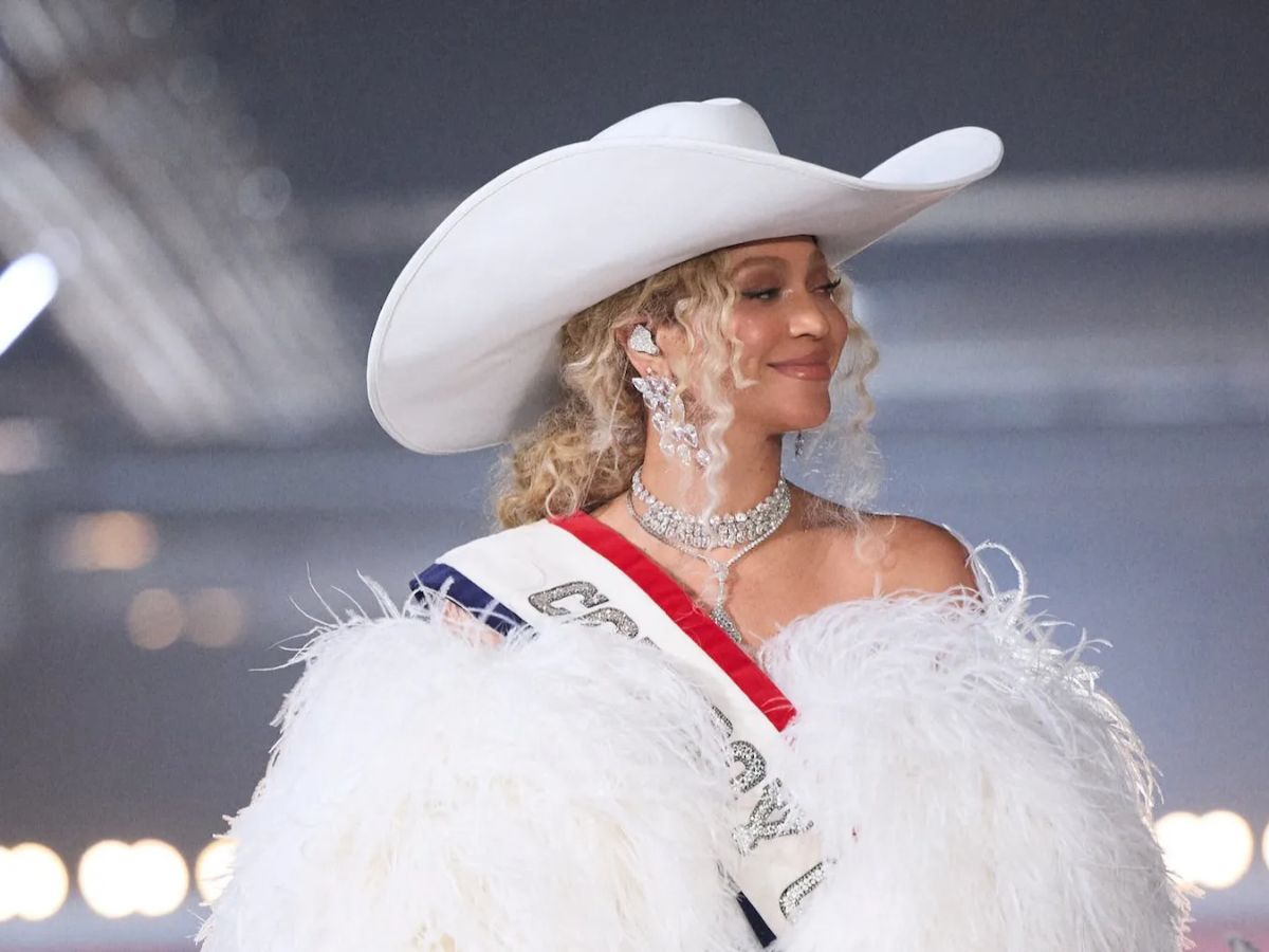 beyonce-cowboy-carter-tour-stunning-stage-designs-and-visuals Beyoncé’s Cowboy Carter Tour: Stunning Stage Designs and Visuals - Photo Gallery