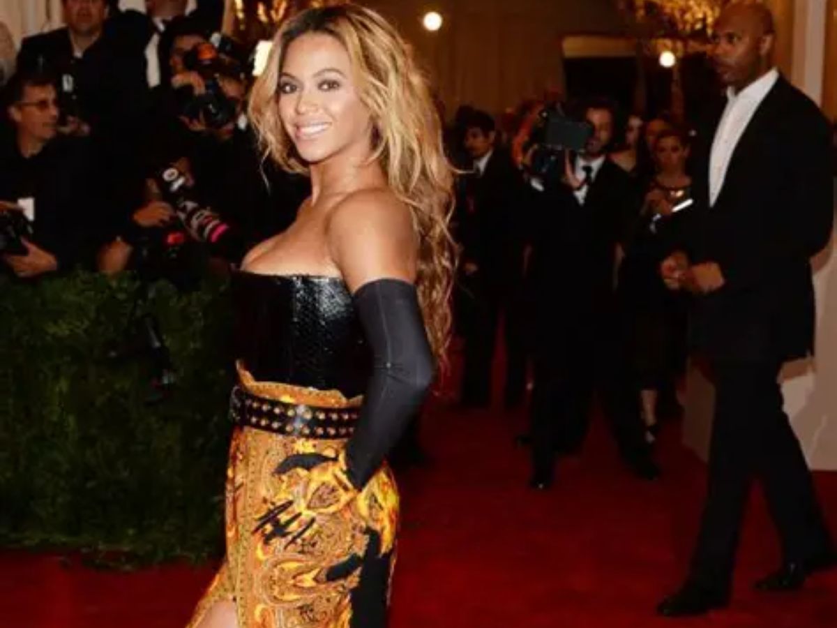 7-times-beyonce-slayed-every-glam-look-that-broke-style-meter 7 Times Beyoncé Slayed Every Glam Look That Broke Style Meter - Photo Gallery