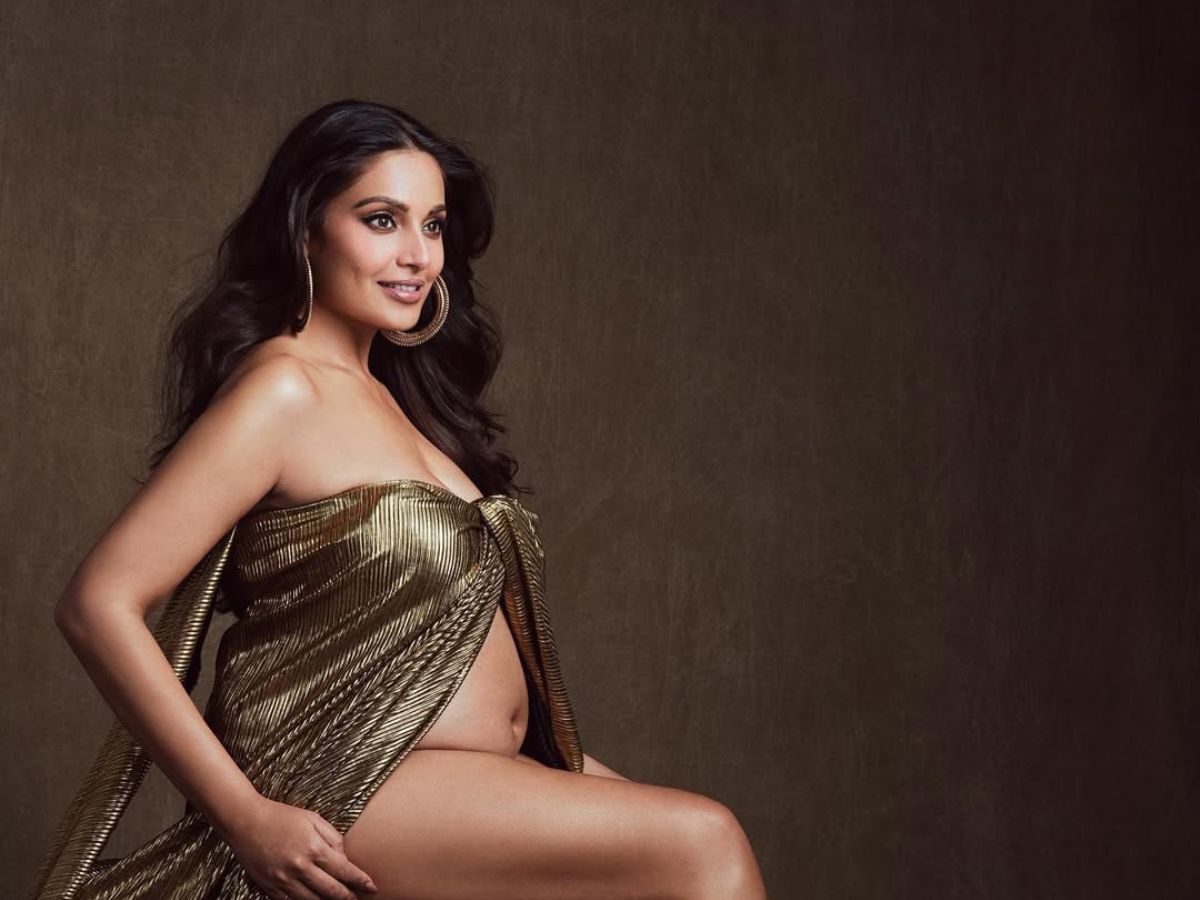 7-bollywood-actresses-maternity-photoshoot-deepika-padukone-to-kiara-advani 7 Stunning Maternity Photoshoots of Bollywood Actresses: From Deepika Padukone to Kiara Advani
