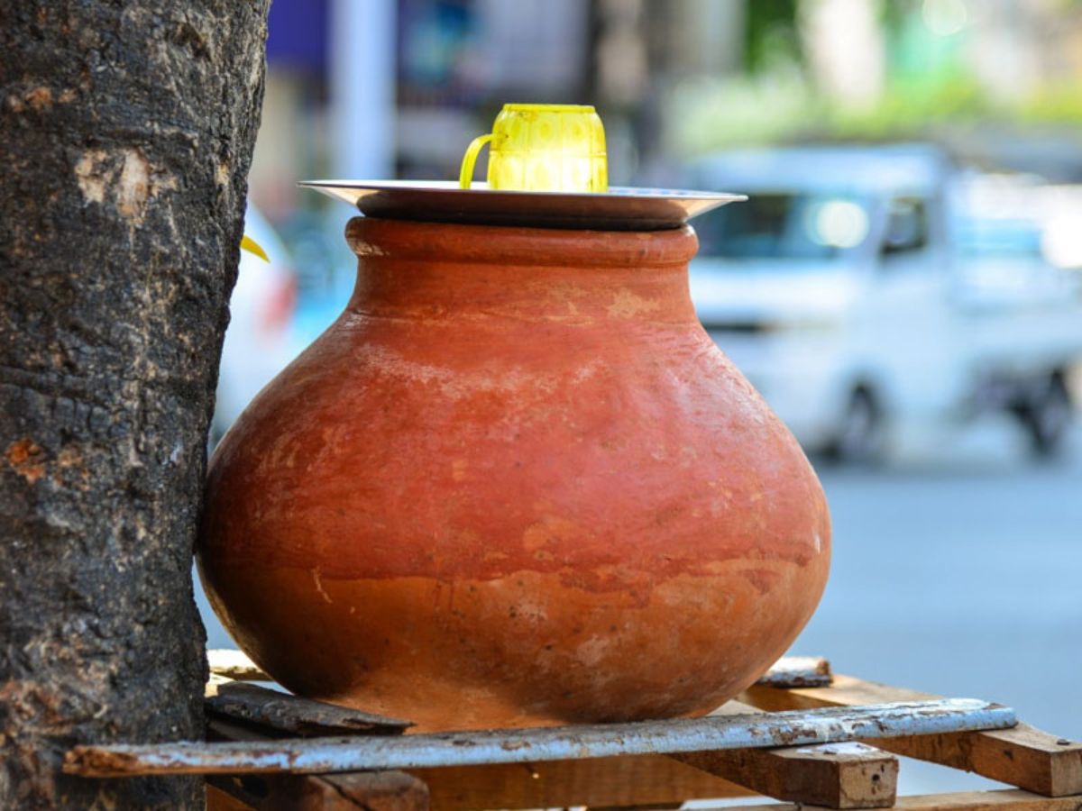 in-pics-five-pros-and-cons-of-using-a-traditional-mud-pot Water stored in Mitti Ka Ghada helps improve digestion (Image Credit- Google) - Photo Gallery