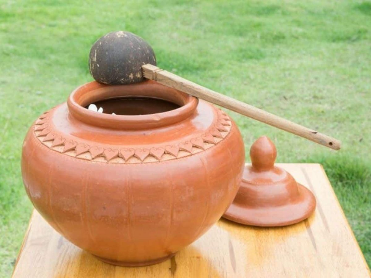 in-pics-five-pros-and-cons-of-using-a-traditional-mud-pot Mitti Ka Ghada needs regular cleaning (Image Credit- Pinterest) - Photo Gallery