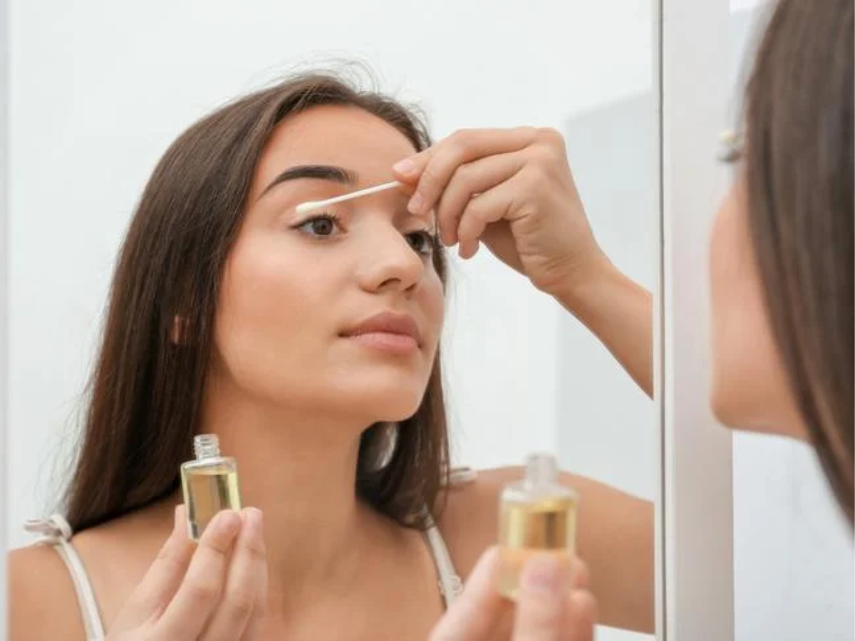 how-to-grow-long-lush-lashes-at-home-6-simple-ways How to Grow Long, Lush Lashes at Home: 6 Simple Ways - Photo Gallery