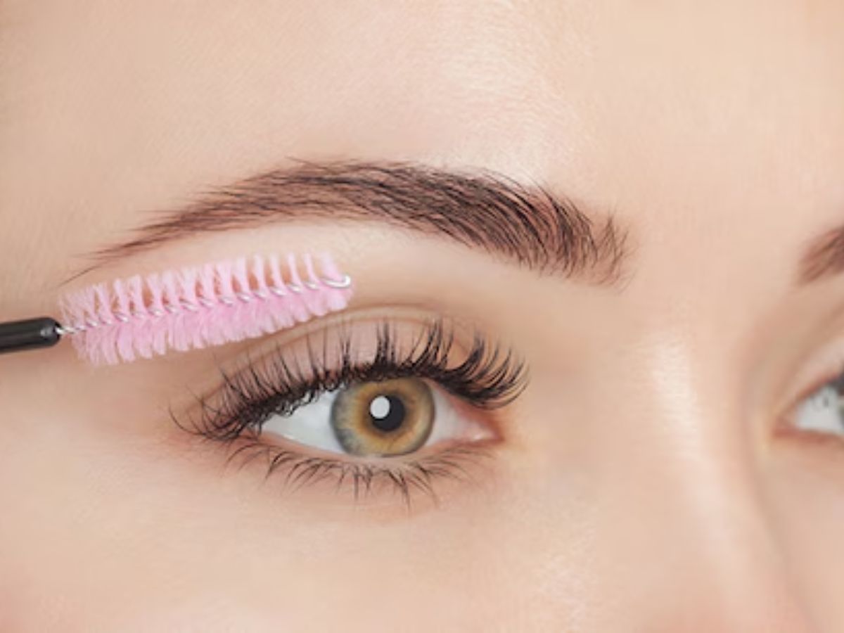 how-to-grow-long-lush-lashes-at-home-6-simple-ways How to Grow Long, Lush Lashes at Home: 6 Simple Ways - Photo Gallery