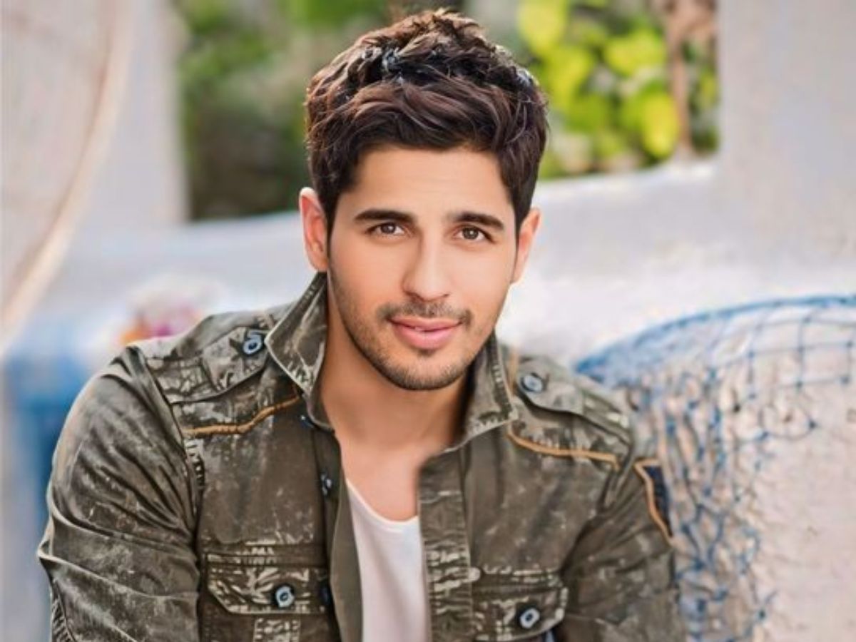 siddharth-malhotra-hot-movies-you-must-watch-this-bollywood-celebrity Siddharth Malhotra Superhit Movies You Must Watch - Photo Gallery