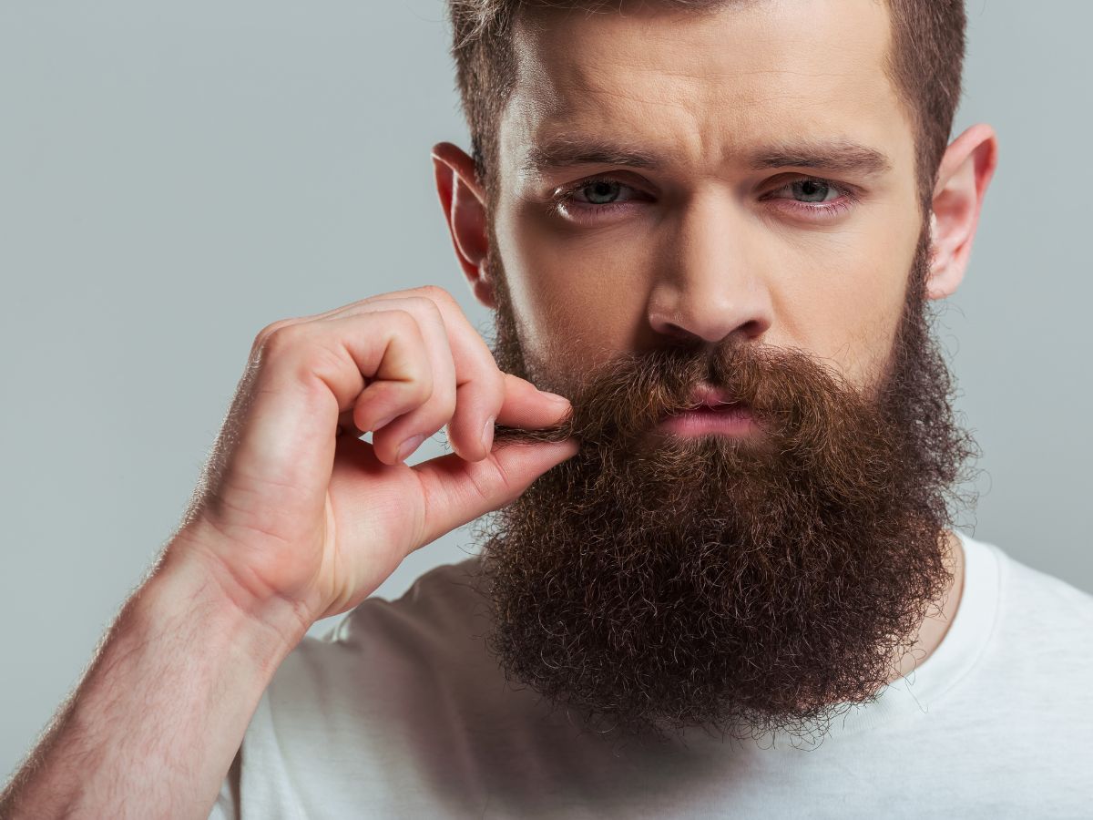 6-effective-ways-to-get-rid-of-beard-dandruff-naturally-and-permanently 6 Effective Ways to Get Rid of Beard Dandruff Naturally and Permanently - Photo Gallery