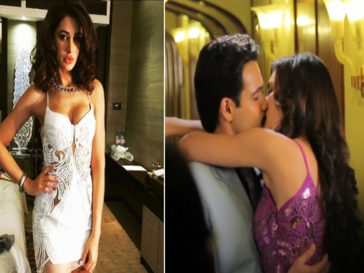On-Screen Intimacy That Got Too Real for These Bollywood Celebs. - Photo Gallery