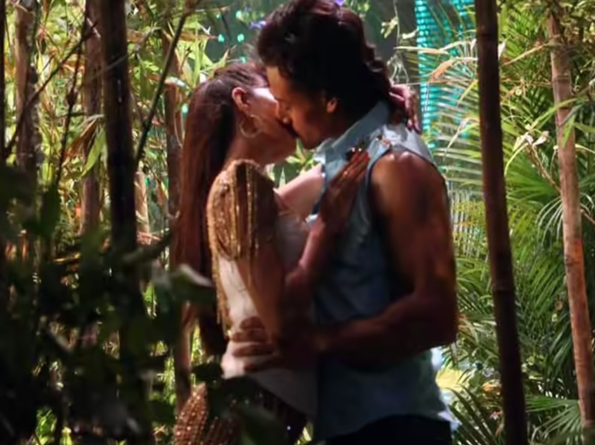 On-Screen Intimacy That Got Too Real for These Bollywood Celebs. - Photo Gallery