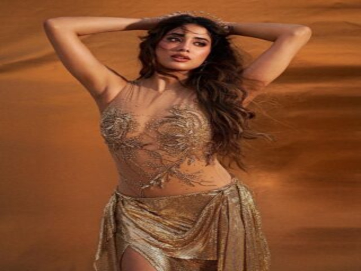 Janhvi Kapoor’s Daring Fashion Choices Showcase Her as the Upcoming Style Icon - Photo Gallery