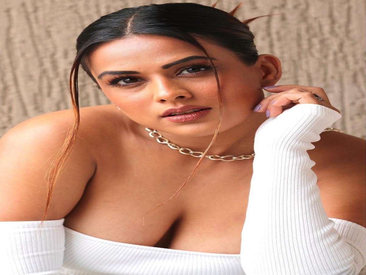 actresses-speak-out-responses-to-show-more-skin-demands Actresses Speak Out: Responses to ‘Show More Skin’ Demands - Photo Gallery