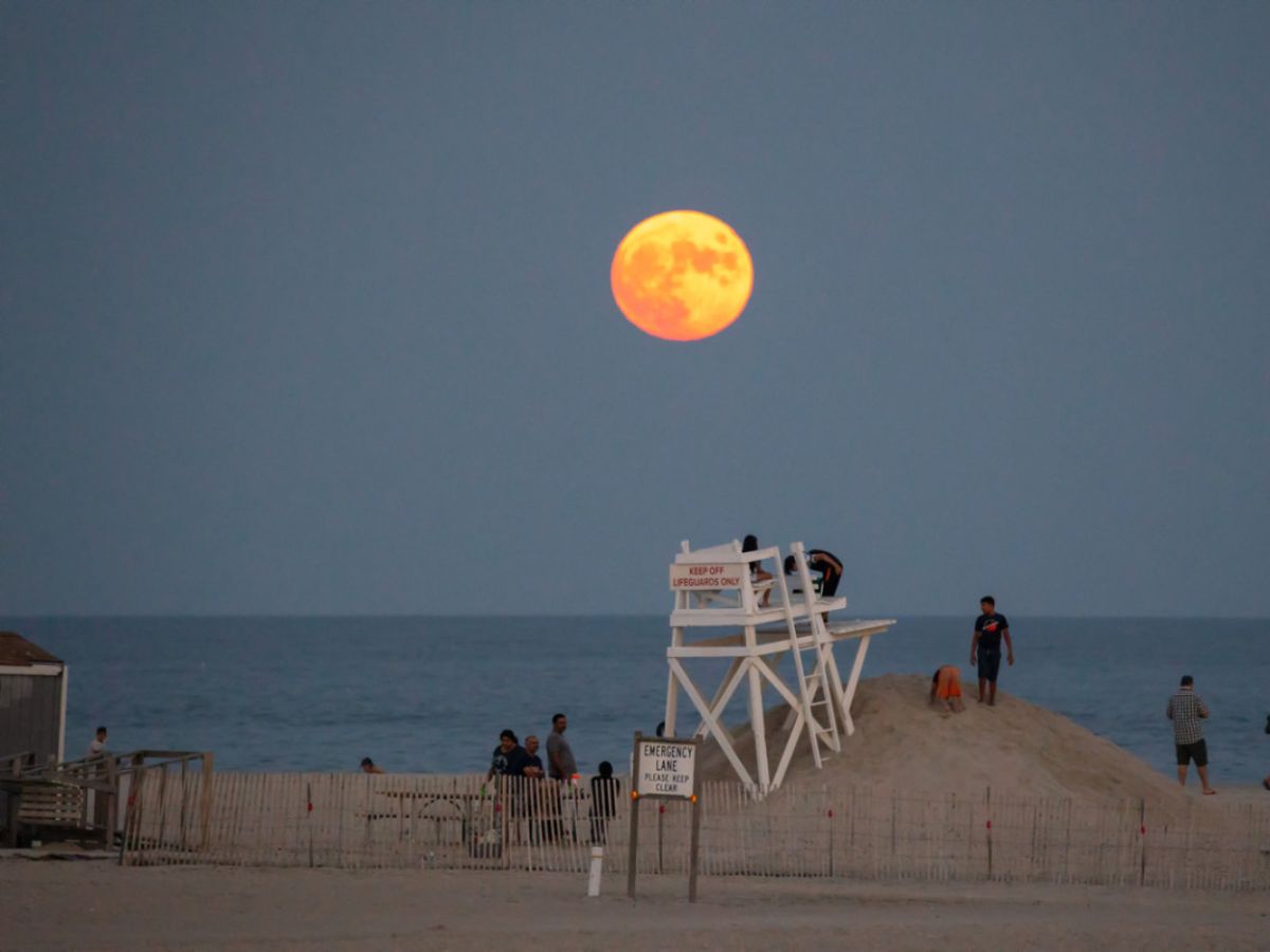 the-buck-moon-when-and-how-to-watch-julys-stunning-full-moon The Buck Moon: When and How to Watch July’s Stunning Full Moon - Photo Gallery
