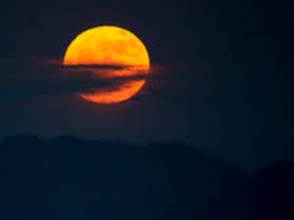 the-buck-moon-when-and-how-to-watch-julys-stunning-full-moon The Buck Moon: When and How to Watch July’s Stunning Full Moon - Photo Gallery