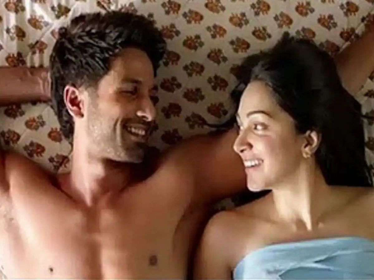 what-happens-during-intimate-scenes-in-bollywood-with-professionalism-and-boundaries What Happens During Intimate Scenes in Bollywood with Professionalism and Boundaries? - Photo Gallery