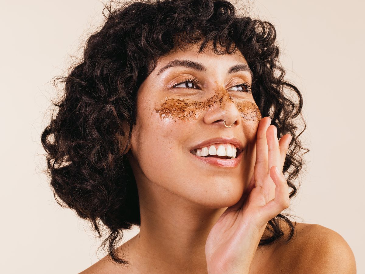 top-5-signs-you-are-over-exfoliating-your-skin-this-monsoon Top 5 Signs You Are Over-Exfoliating Your Skin This Monsoon - Photo Gallery