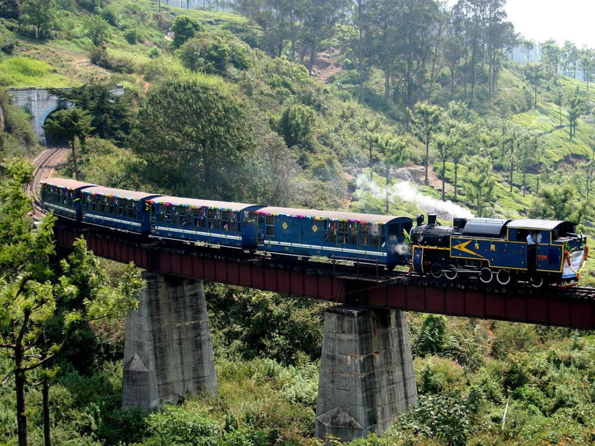 7 Most Dangerous Railway Routes In India That Will Scare You - Photo Gallery