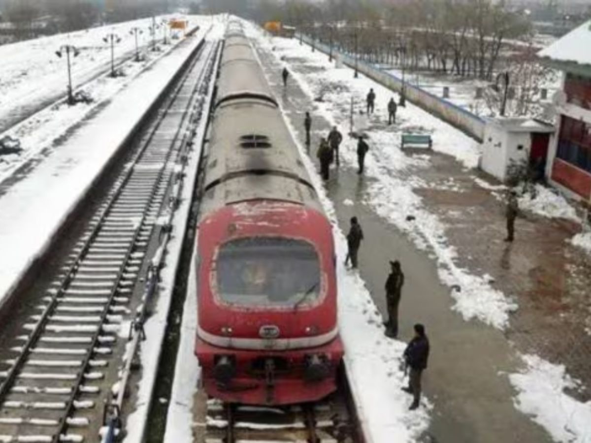 7 Most Dangerous Railway Routes In India That Will Scare You - Photo Gallery