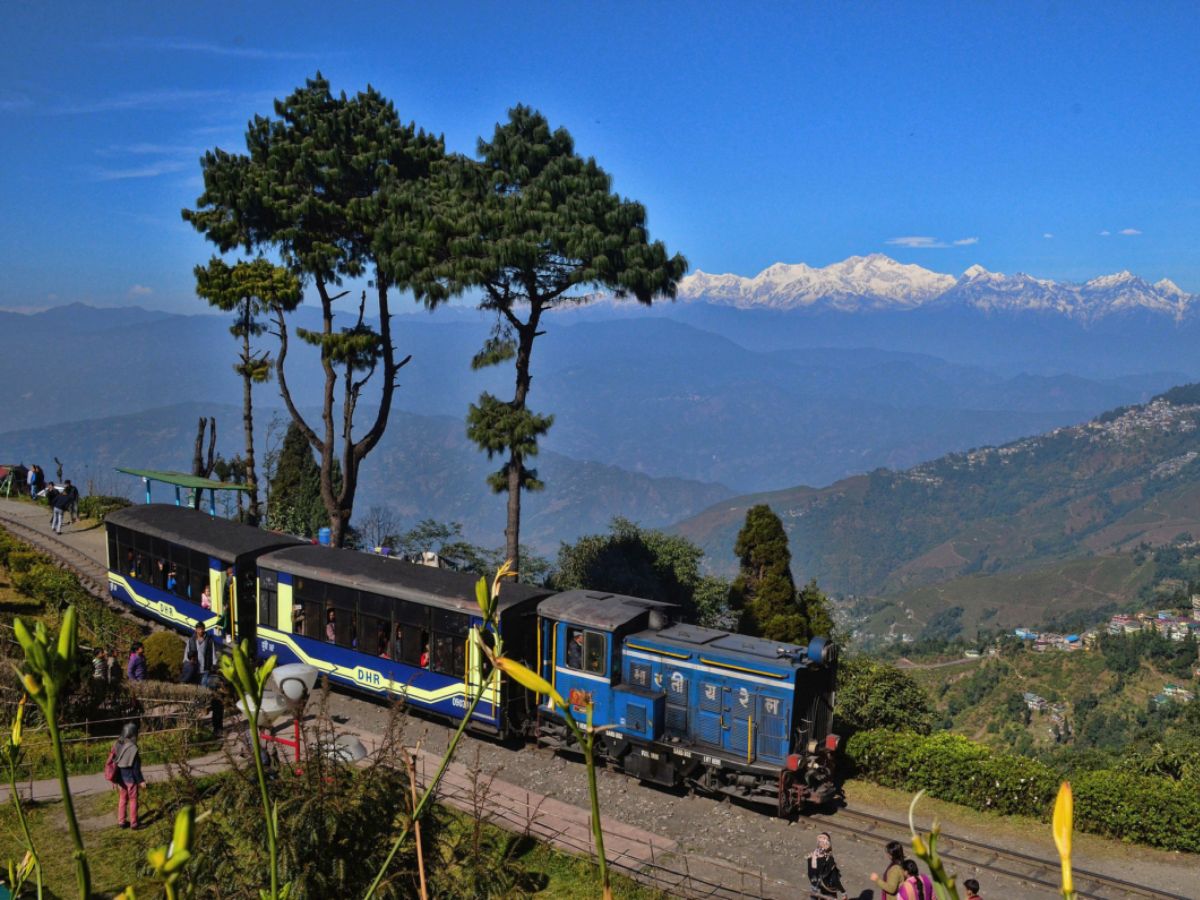 7 Most Dangerous Railway Routes In India That Will Scare You - Photo Gallery