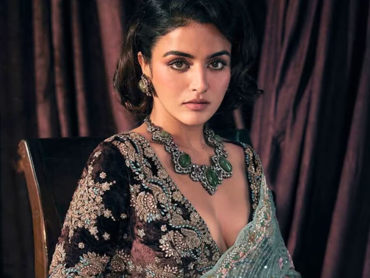 wamiqa-gabbi-celebrates-the-artistry-of-traditional-indian-fashion-in-8-mesmerizing-looks-draped-in-nostalgia Wamiqa Gabbi Celebrates The Artistry Of Traditional Indian Fashion In 8 Mesmerizing Looks: Draped In Nostalgia - Photo Gallery