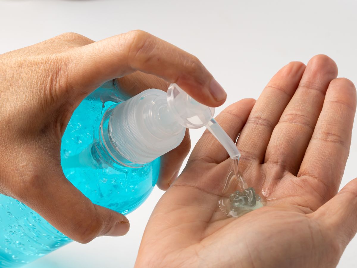 7 Monsoon Hygiene Essentials Every Office-Going Woman Must Carry - Photo Gallery