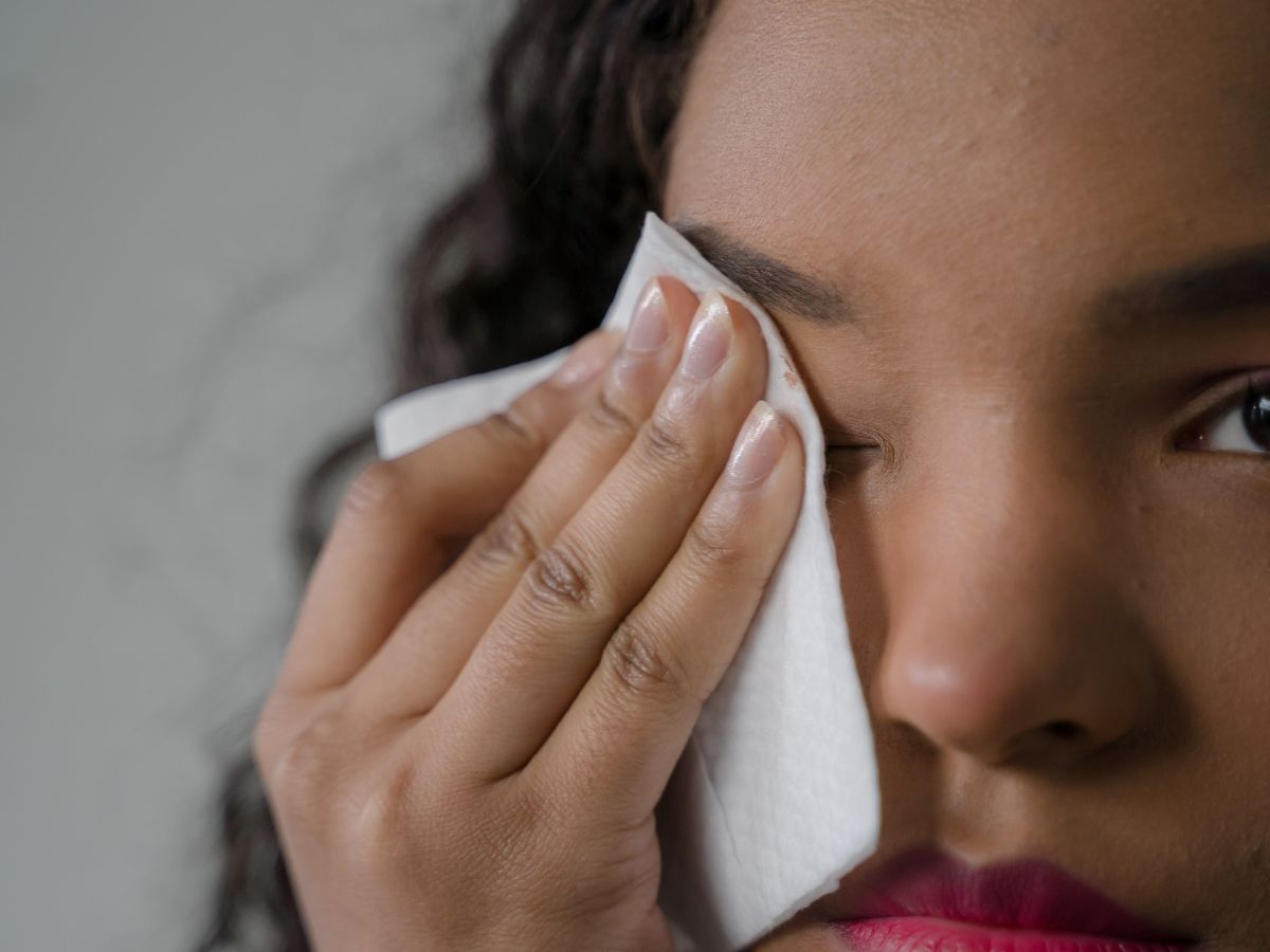 7 Monsoon Hygiene Essentials Every Office-Going Woman Must Carry - Photo Gallery